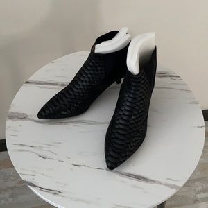 NWB Piper Black Snack Bootie 6.5